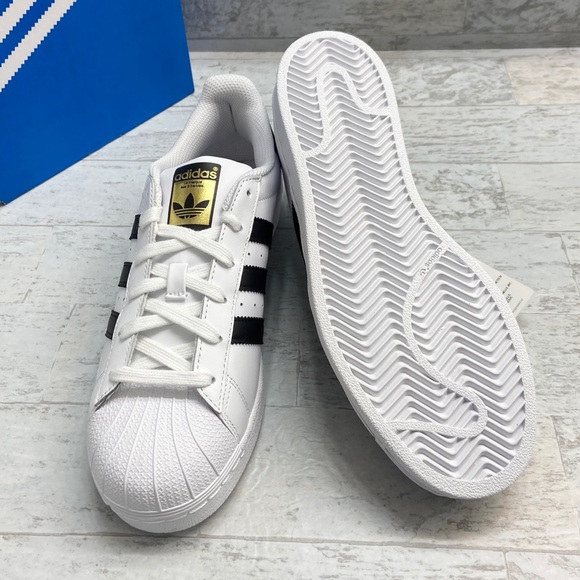 Adidas Superstar Sneakers - Picture 7 of 16